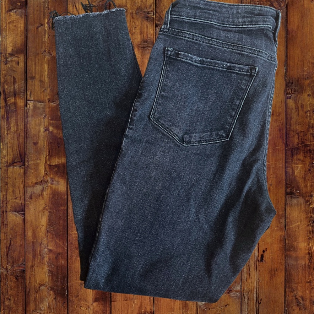 Old Navy Rockstar Super Skinny Jeans Women’s High Rise Distressed Size 12 - Picture 2 of 5